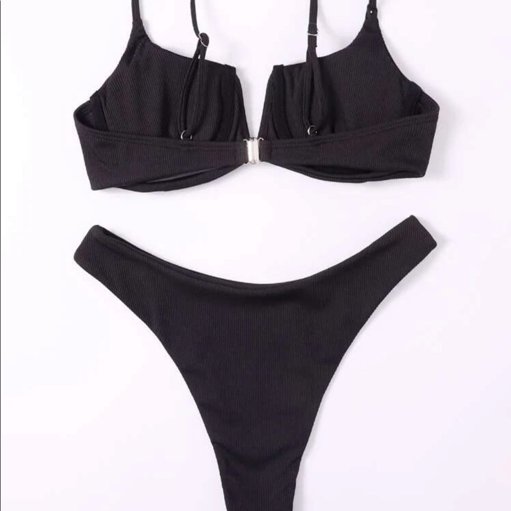 Bikini set - Picture 2 of 3